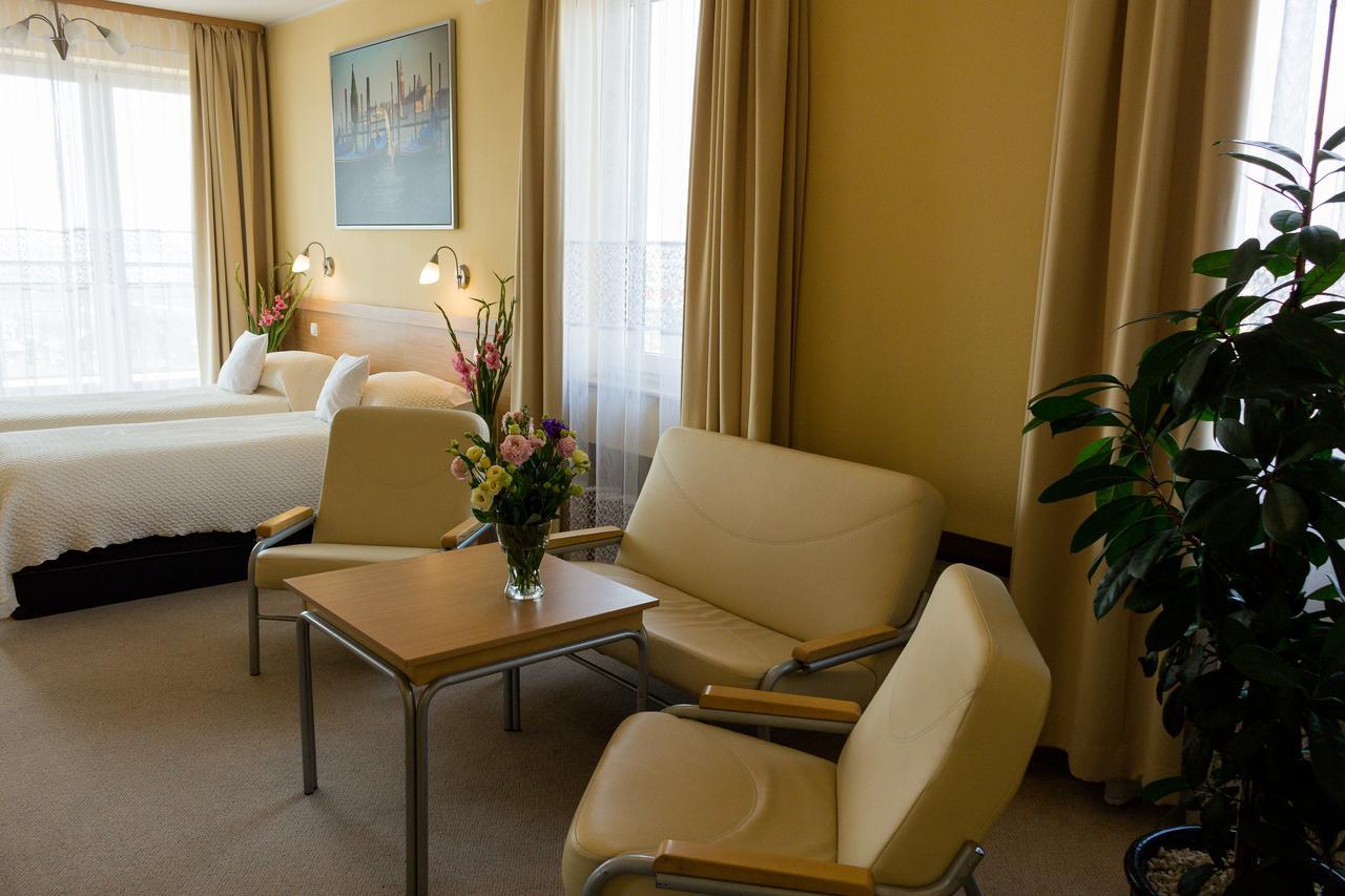 Wm Hotel System Sp. Z O.O. Krasków Eksteriør bilde